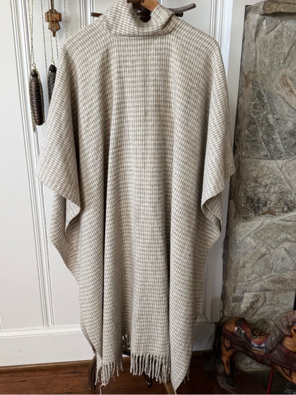 Vintage Neutral Houndstooth Fringe Long Poncho Shawl Cape - Picture 6 of 6